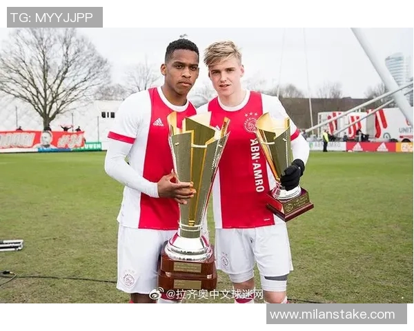 拉齐奥正式签下23岁中场泰勒转会费总计1700万欧元